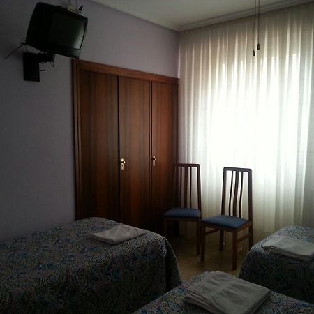 Pension Cinco Villas Logrono Bagian luar foto