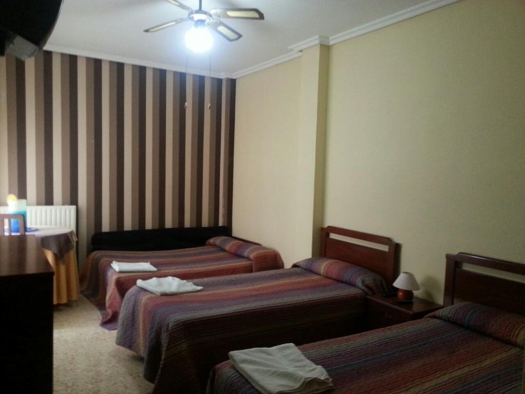 Pension Cinco Villas Logrono Ruang foto